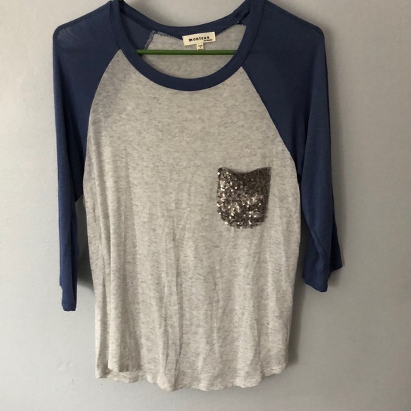 Tops - CUTE super stretchy raglan top